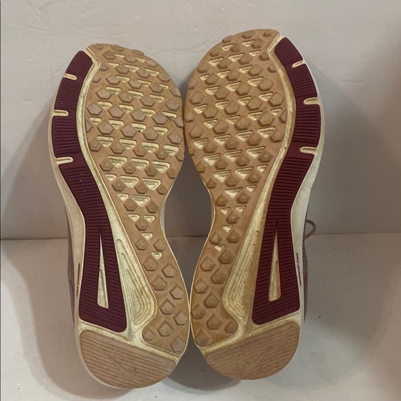 Womens Nike Quest Plum Chalk/True
Berry BV6139 500 Size 9.5 - Picture 8 of 10